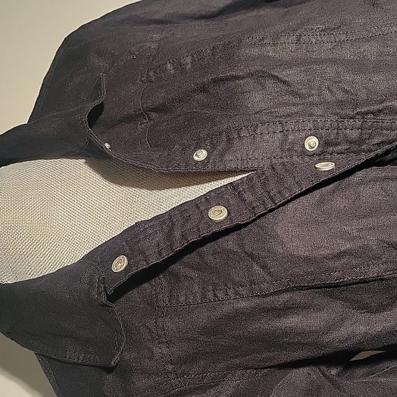 Lucy & Laurel Black 100% Linen Snap Down Blouse, Size: 1X - Picture 8 of 9
